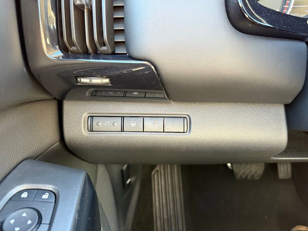 Certified 2024 Nissan Pathfinder SV image 14