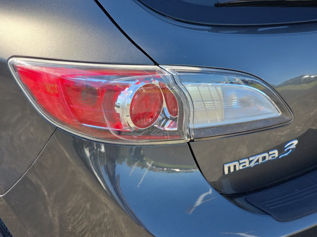 Used 2013 MAZDA MAZDA3 i Touring FWD image 31