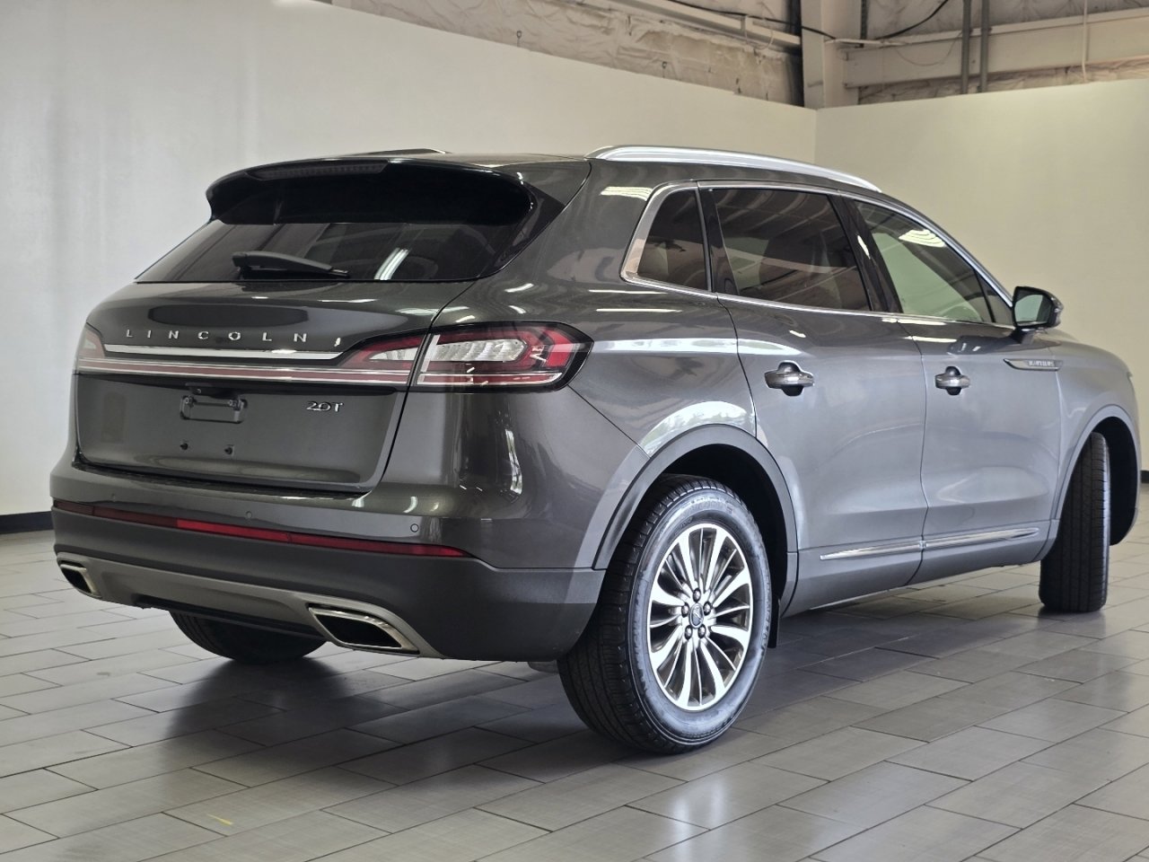 Used 2020 Lincoln Nautilus Reserve FWD image 17
