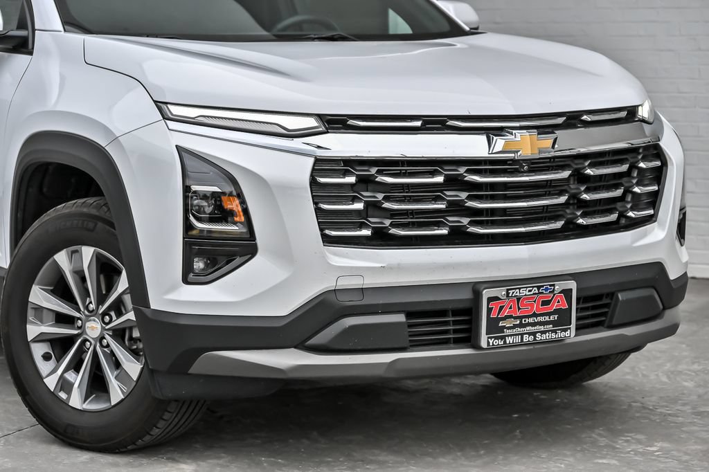 Used 2025 Chevrolet Equinox LT w/ Safety and Technology Package AWD/4WD image 3