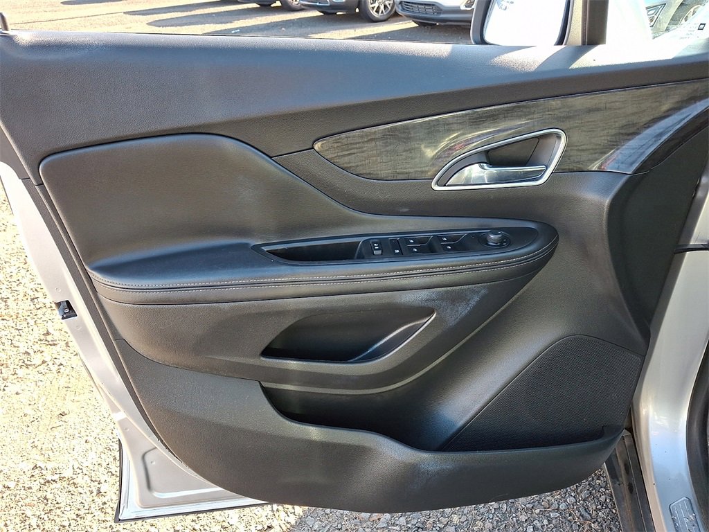 Used 2014 Buick Encore FWD image 17