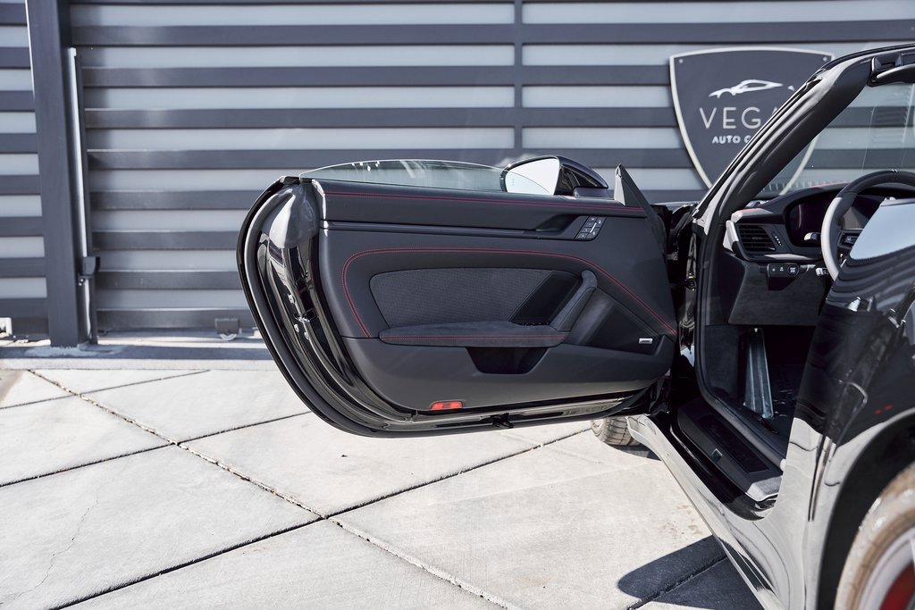 Used 2026 Porsche 911 Carrera GTS w/ Premium Package image 25