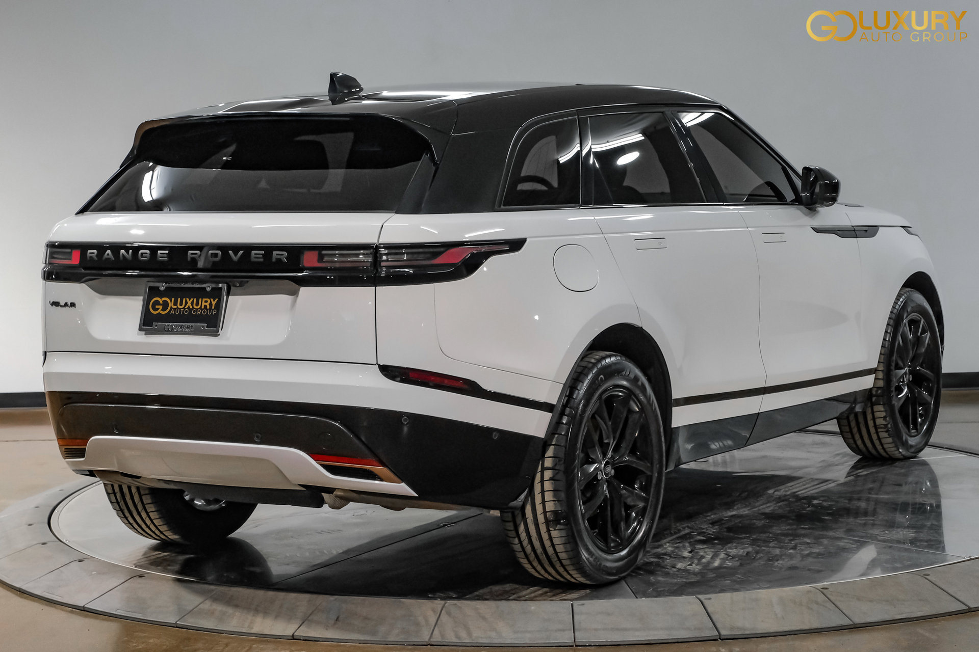 Used 2025 Land Rover Range Rover Velar Dynamic SE AWD/4WD image 10