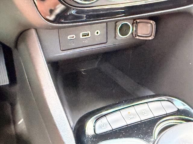 Used 2020 Buick Encore GX Select w/ Sport Touring Package FWD image 23