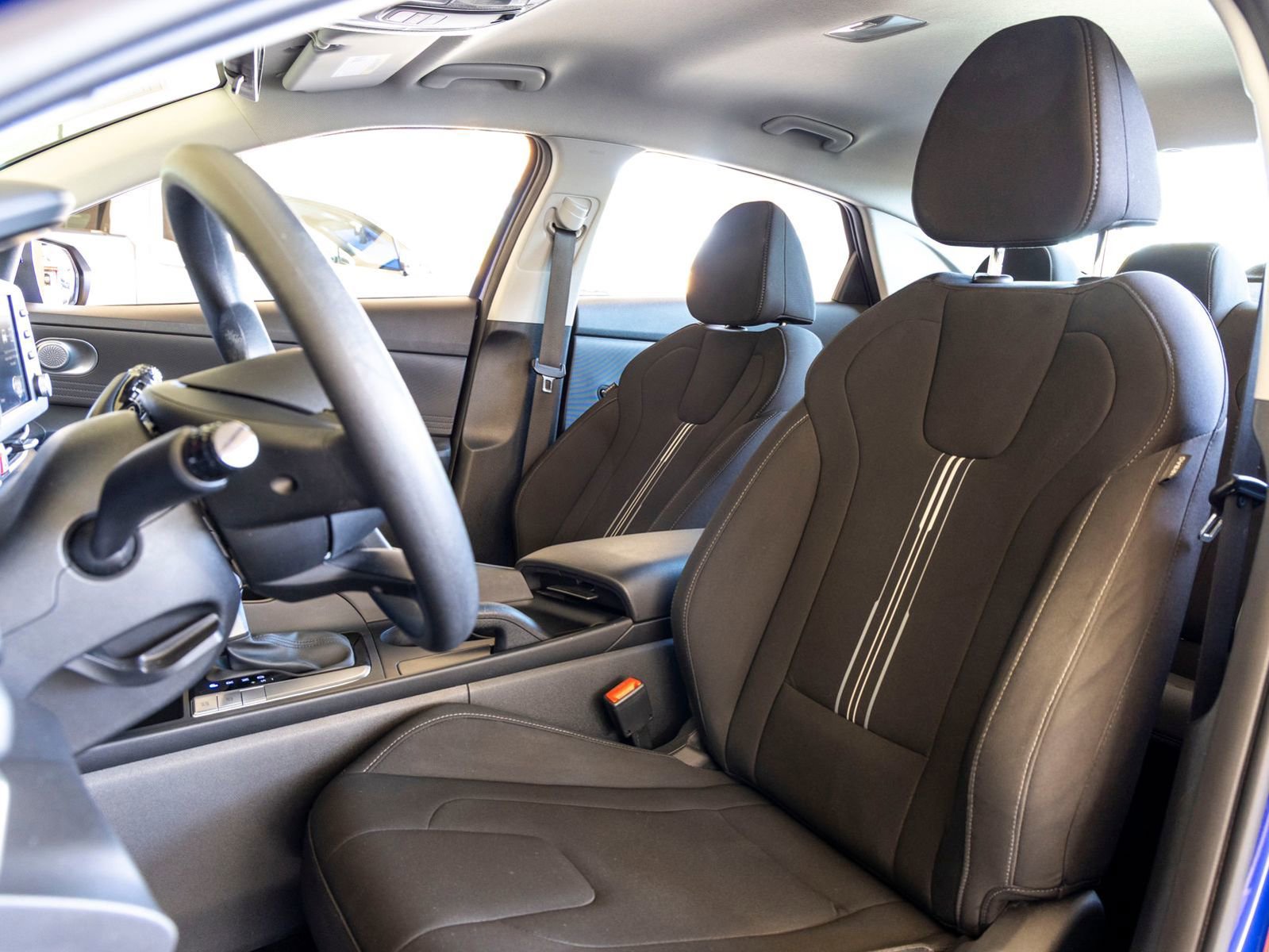 Used 2023 Hyundai Elantra SEL w/ Cargo Package image 15