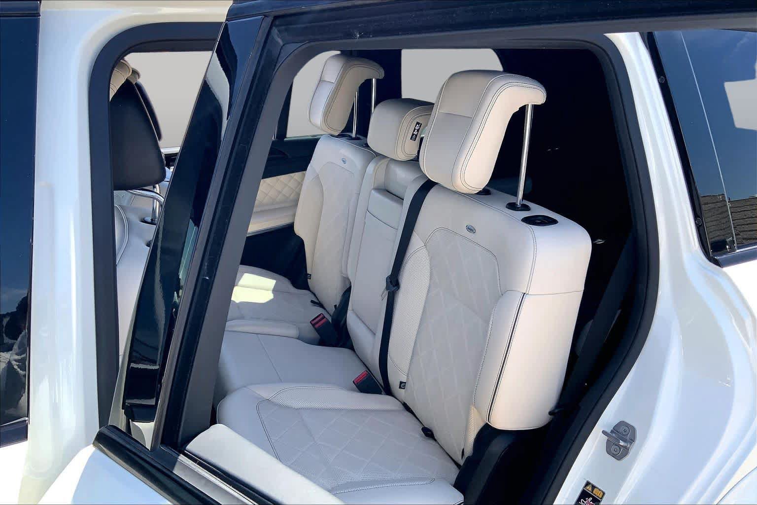 Used 2018 Mercedes-Benz GLS 550 4MATIC image 20