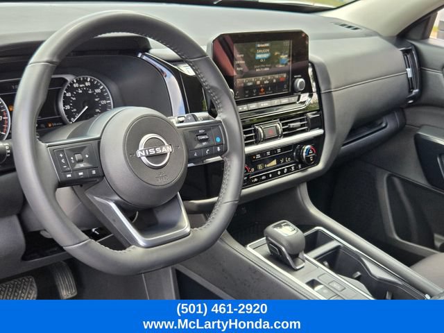 Used 2025 Nissan Pathfinder SV AWD/4WD image 8