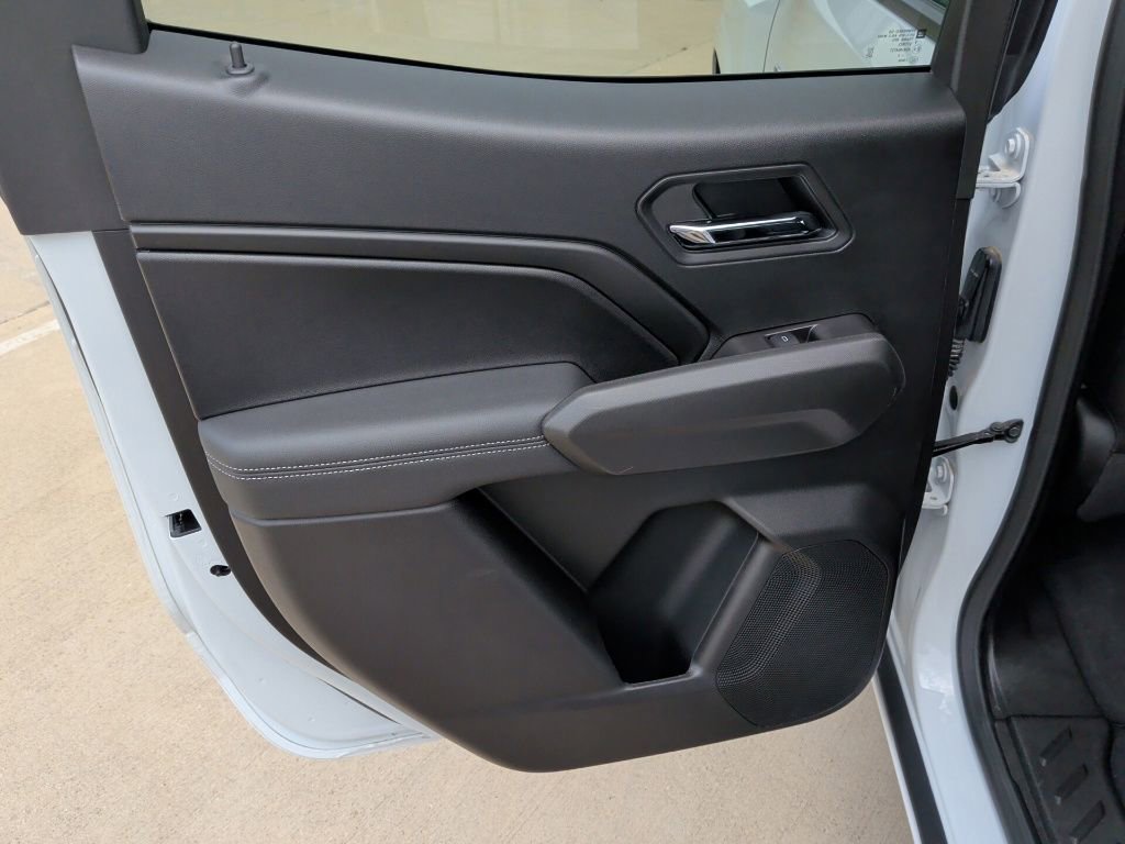 Used 2025 Chevrolet Colorado LT AWD/4WD image 35