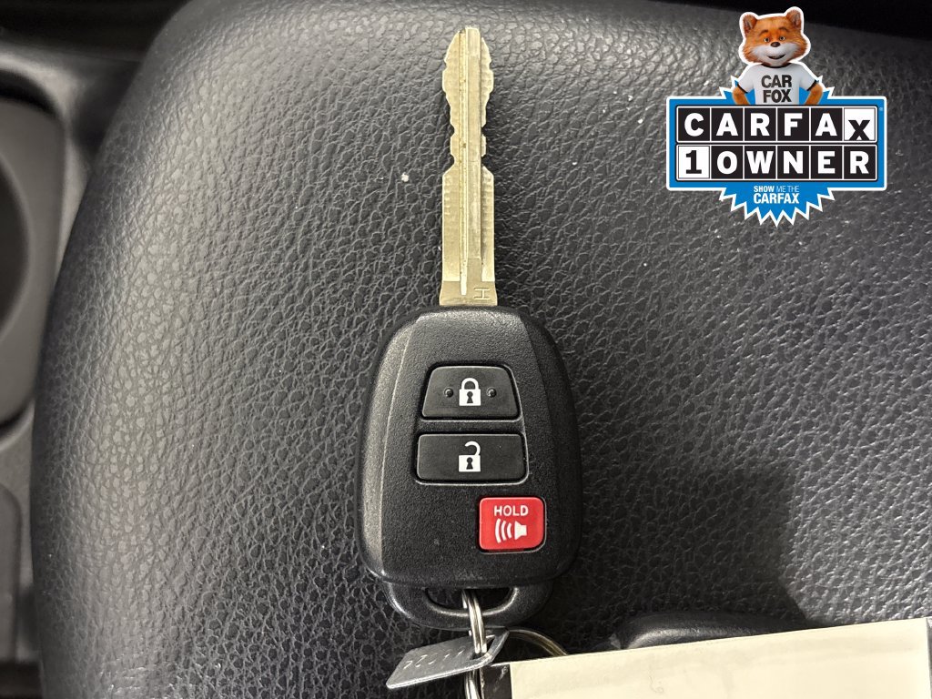 Used 2014 Toyota RAV4 LE AWD/4WD image 32
