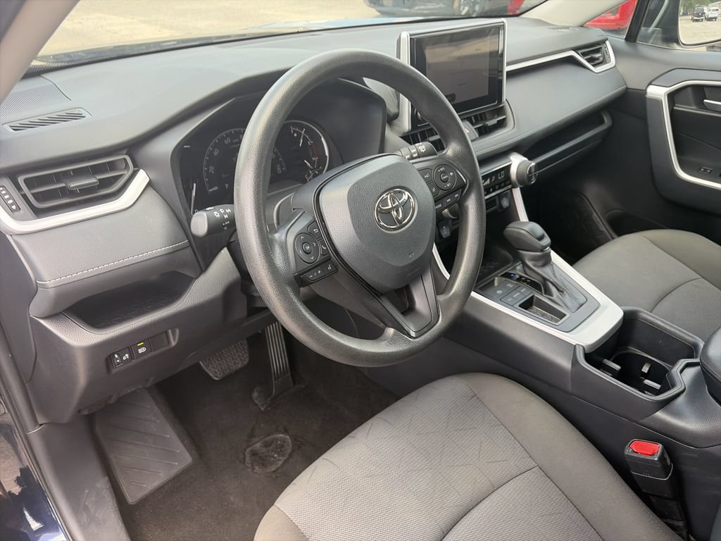 Used 2025 Toyota RAV4 XLE FWD image 10