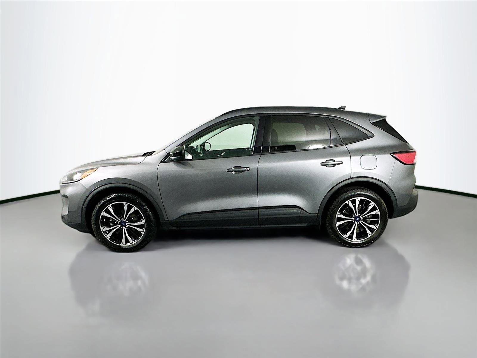 Used 2022 Ford Escape SEL w/ SEL Stealth AWD Package image 8