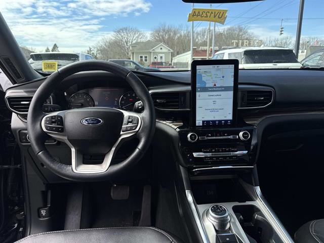 Certified 2022 Ford Explorer Limited w/ Limited Technology Package image 8