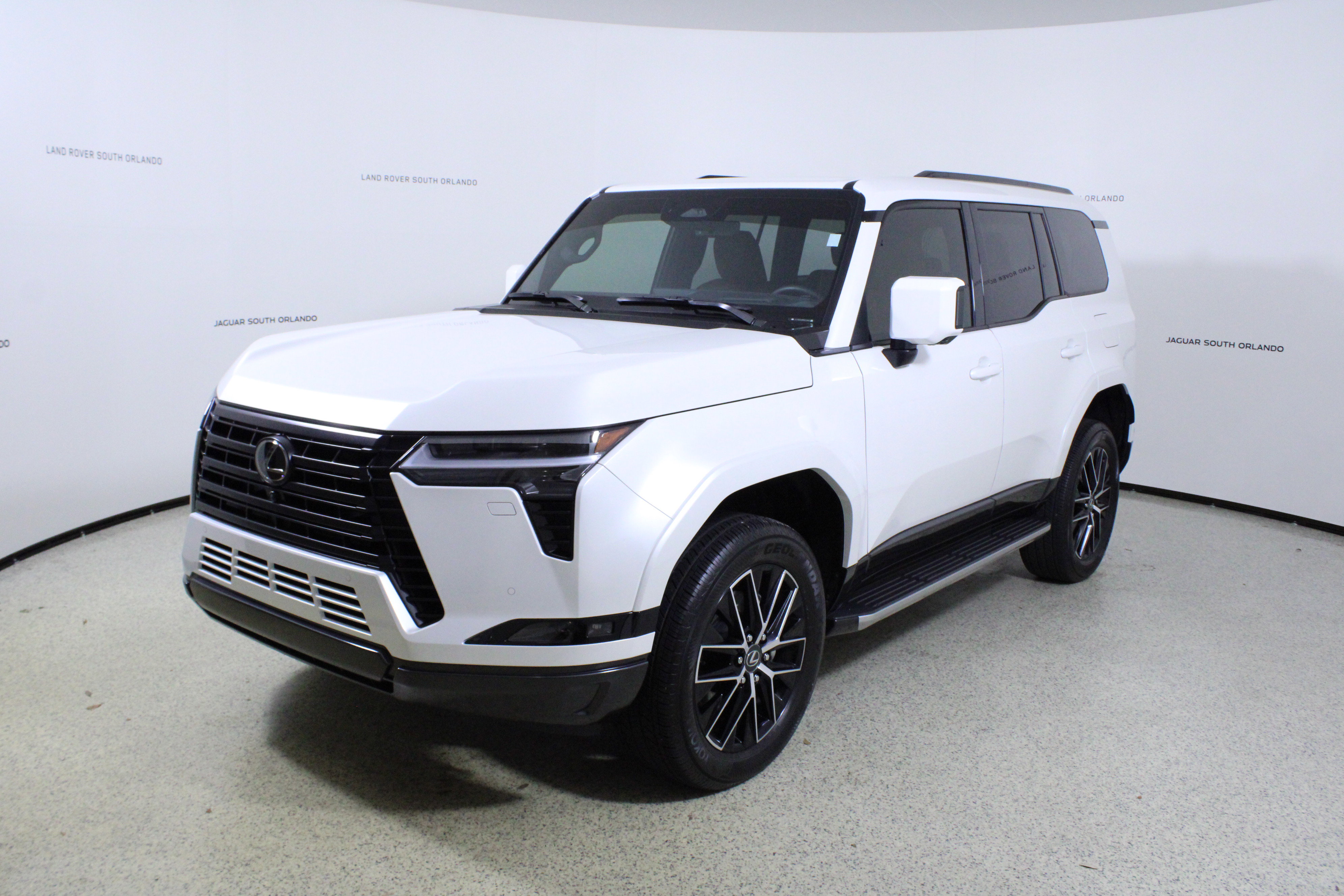 Used 2024 Lexus GX 550 w/ Accessory Package (Z1) AWD/4WD image 4