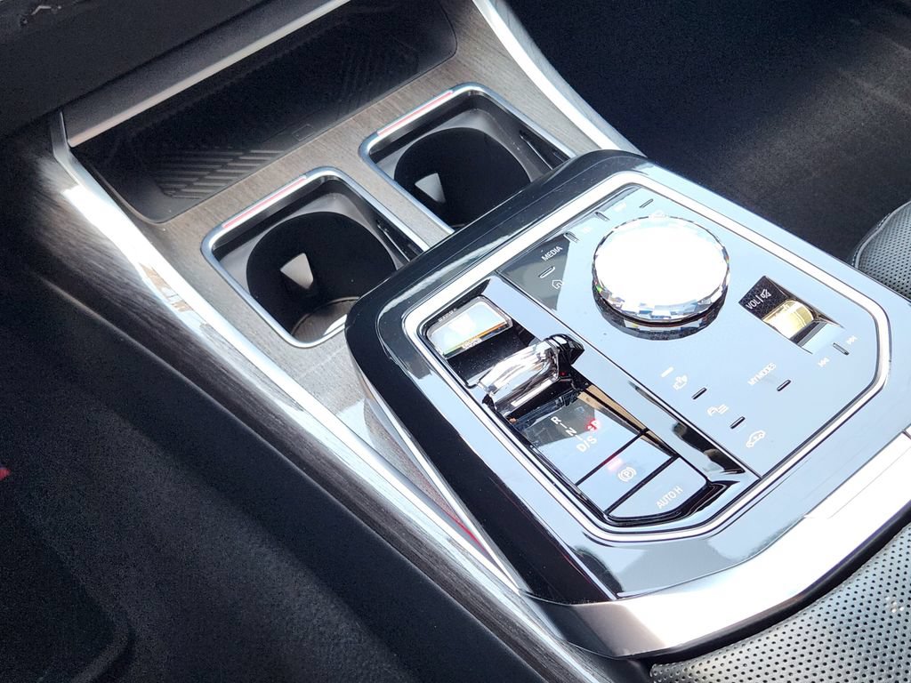 Used 2024 BMW 740i RWD image 20