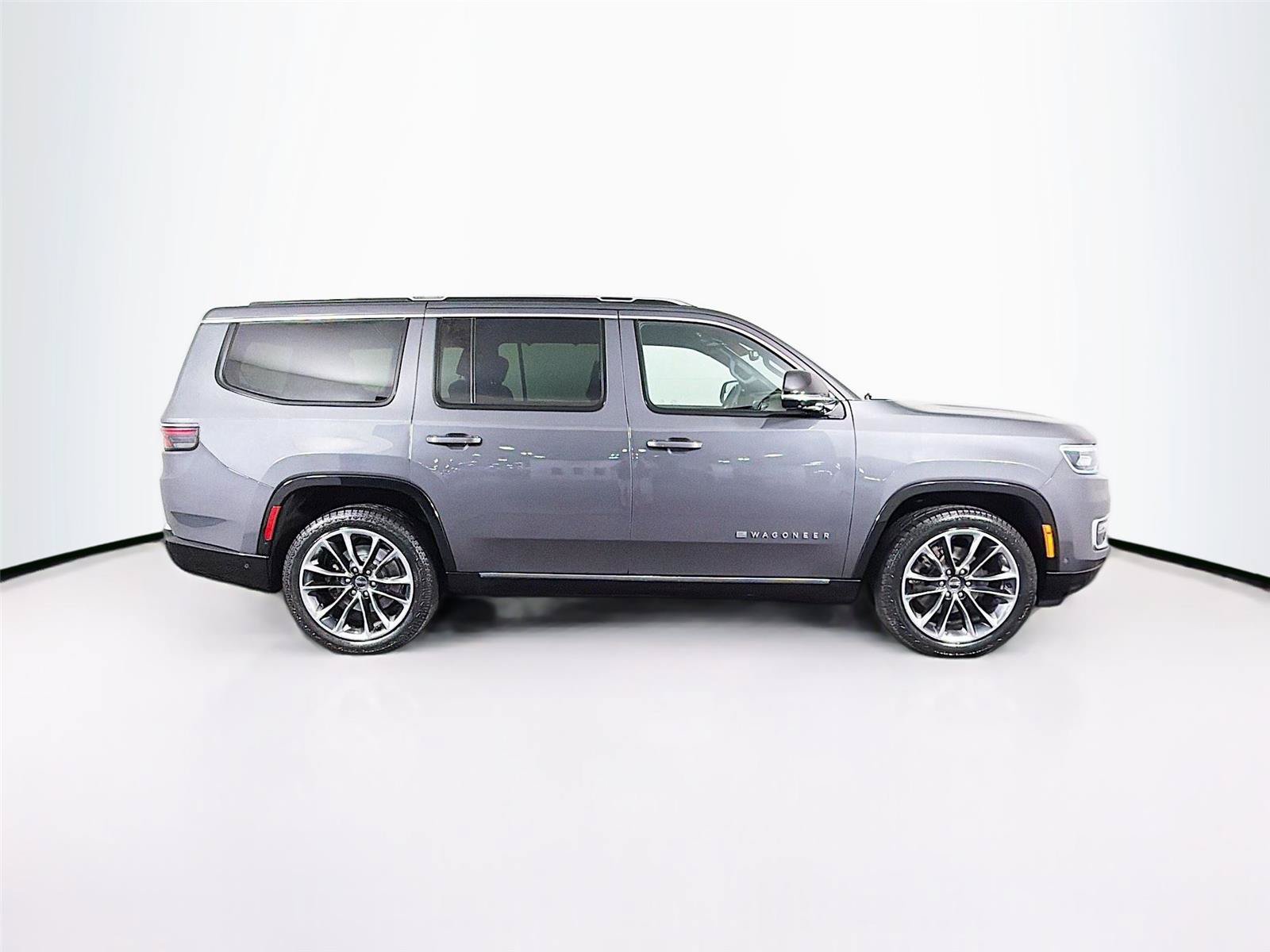 Used 2024 Jeep Wagoneer Series III w/ Premium Group I AWD/4WD image 12