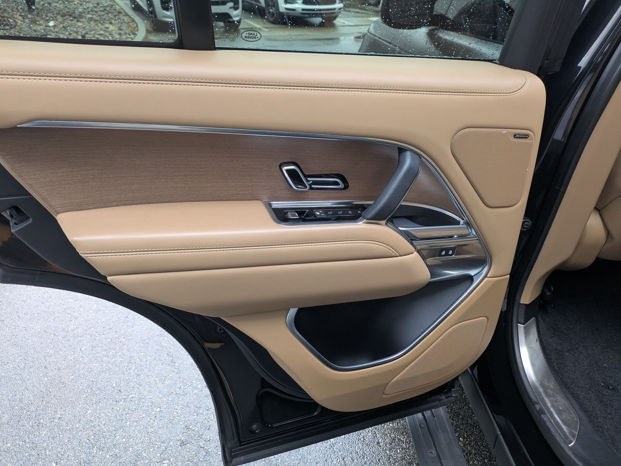 Certified 2023 Land Rover Range Rover SE image 32