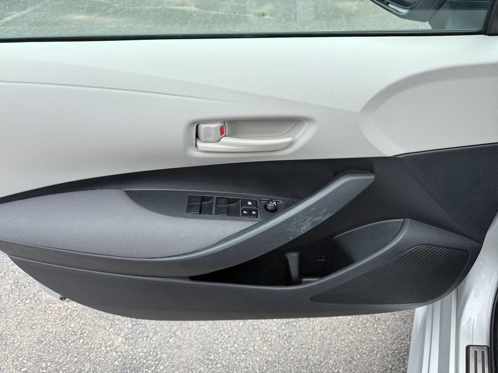Used 2024 Toyota Corolla LE w/ LE Premium Package FWD image 26