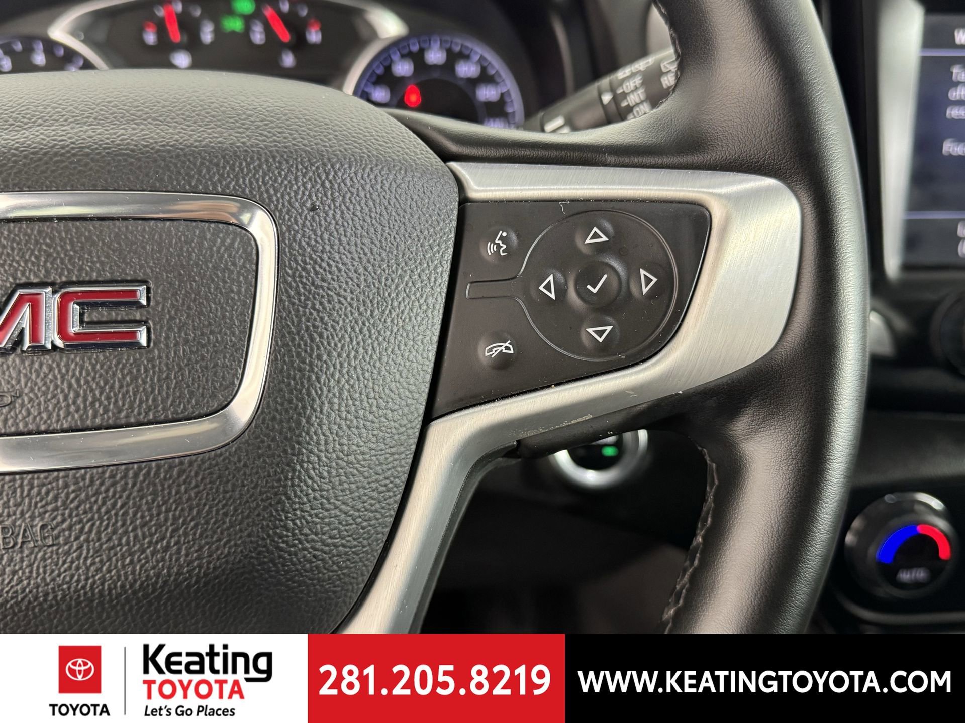 Used 2024 GMC Terrain SLT image 26