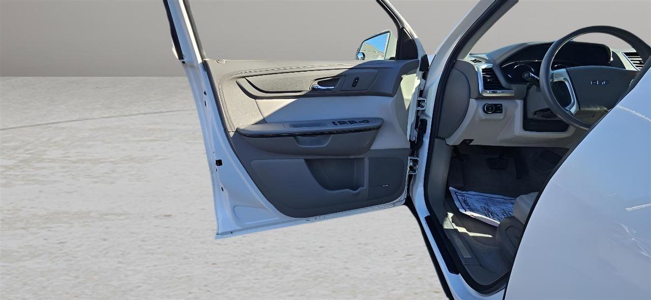 Used 2015 GMC Acadia SLT image 9