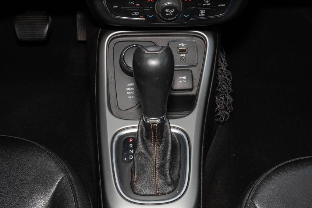 Used 2020 Jeep Compass Latitude w/ Popular Equipment Group AWD/4WD image 23