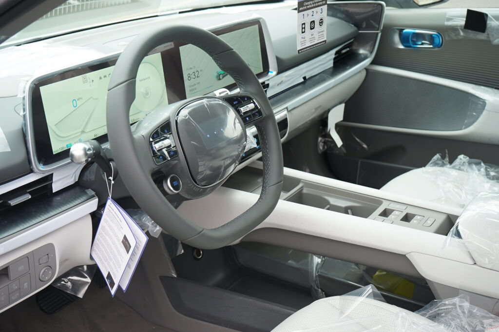New 2025 Hyundai Ioniq 6 SEL AWD/4WD image 11