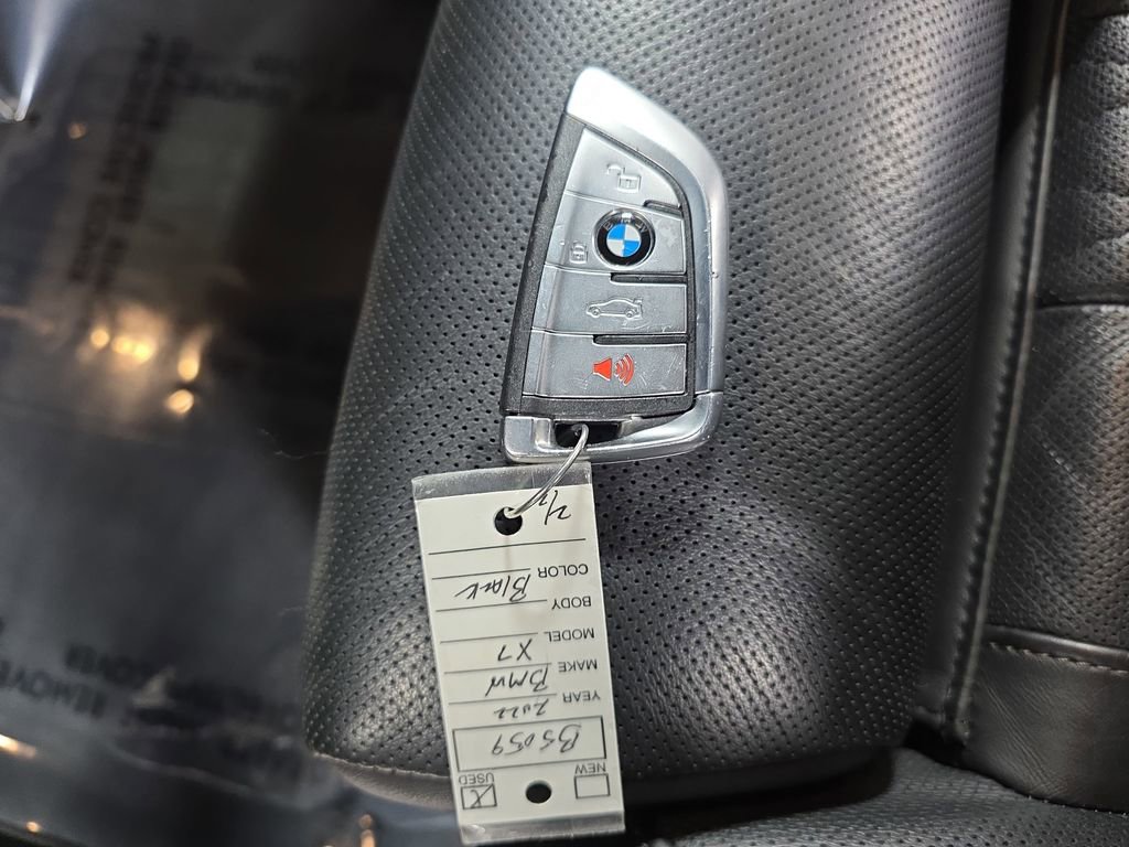 Used 2022 BMW X7 M50i w/ Dynamic Handling Package image 33