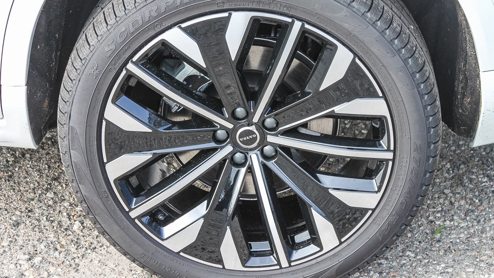 New 2026 Volvo XC90 T8 Plus w/ Protection Package AWD/4WD image 11