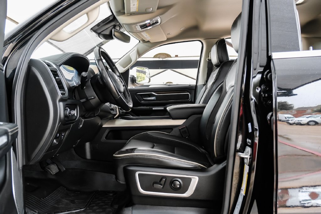 Used 2022 RAM 1500 Laramie AWD/4WD image 3
