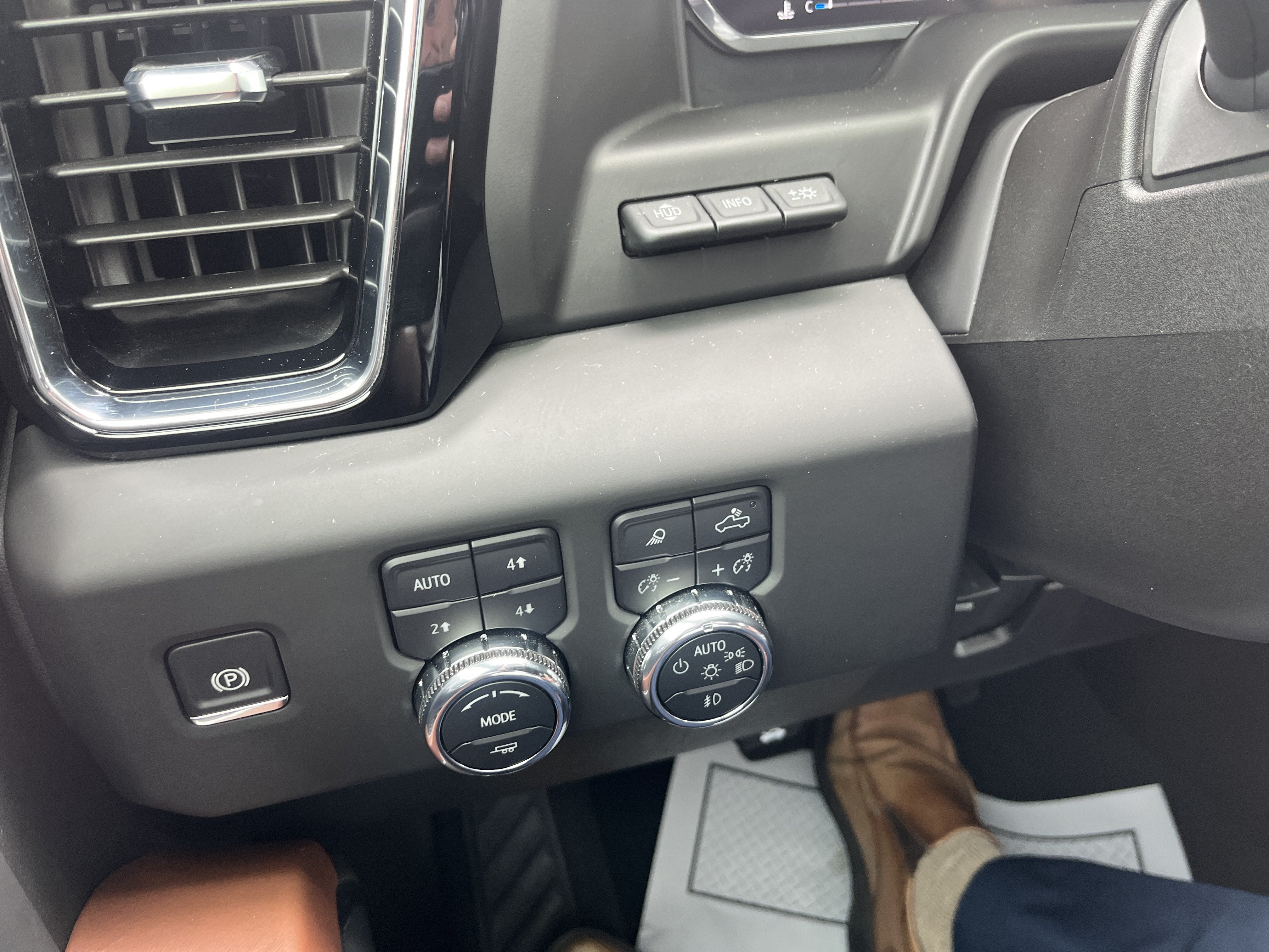 Used 2025 GMC Sierra 2500 Denali Ultimate AWD/4WD image 22