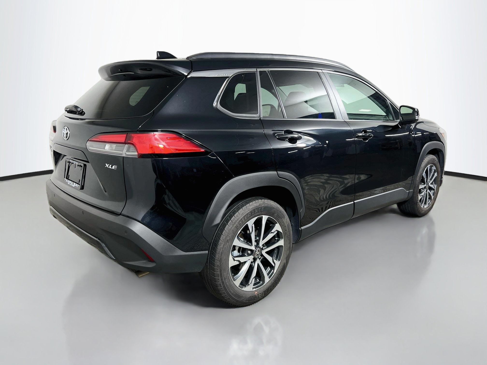 Used 2025 Toyota Corolla Cross XLE AWD/4WD image 4