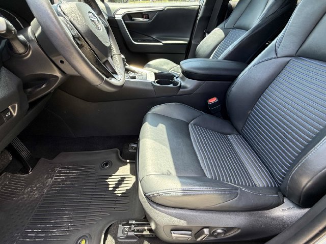 Used 2021 Toyota RAV4 XSE AWD/4WD image 24