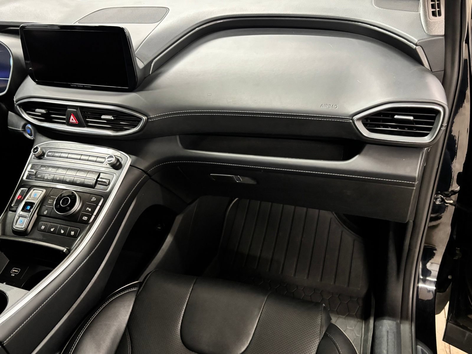 Used 2021 Hyundai Santa Fe Limited AWD/4WD image 21