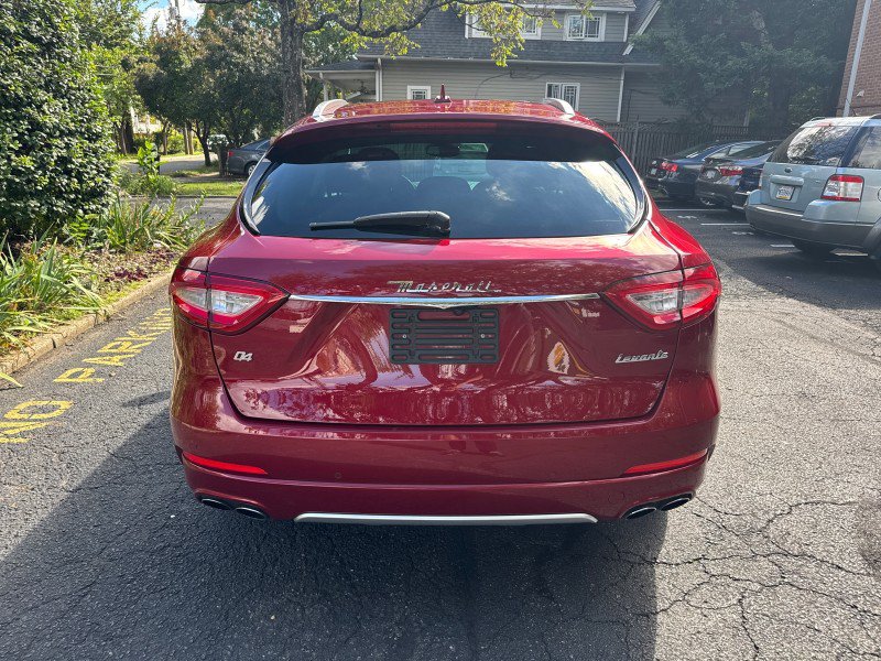 Used 2020 Maserati Levante GranLusso AWD/4WD image 9