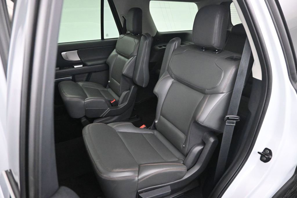 Used 2025 Ford Expedition Active AWD/4WD image 14