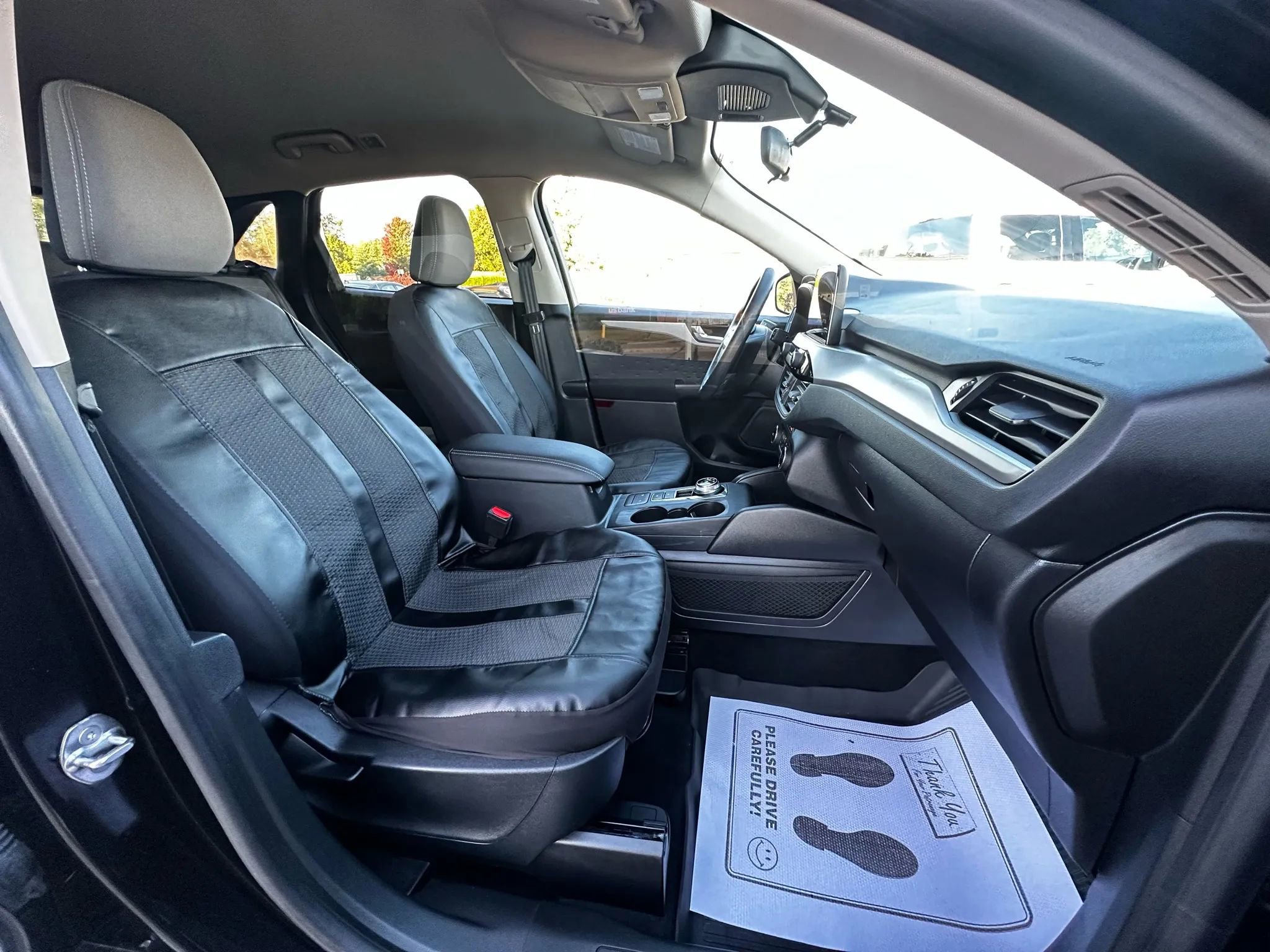 Used 2020 Ford Escape SE FWD image 16
