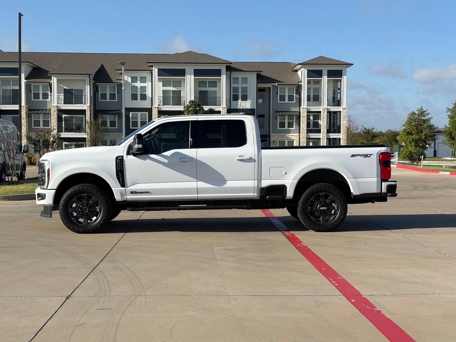 Used 2024 Ford F250 Lariat w/ Sport Appearance Package AWD/4WD image 4