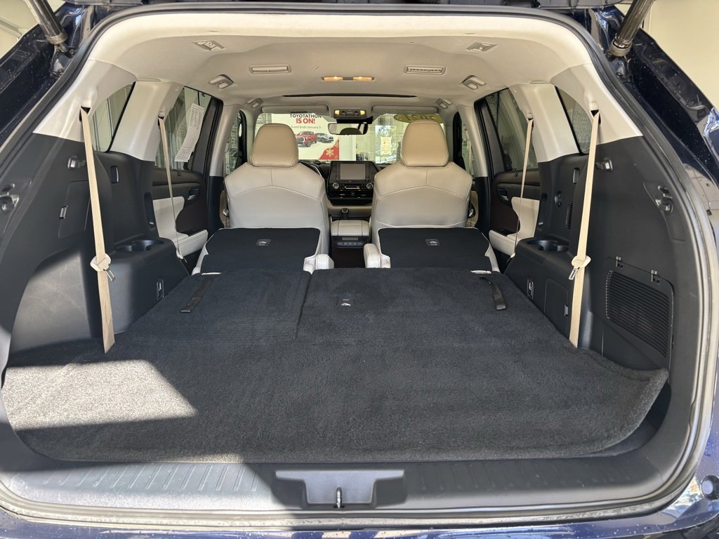 Certified 2021 Toyota Highlander XLE image 29