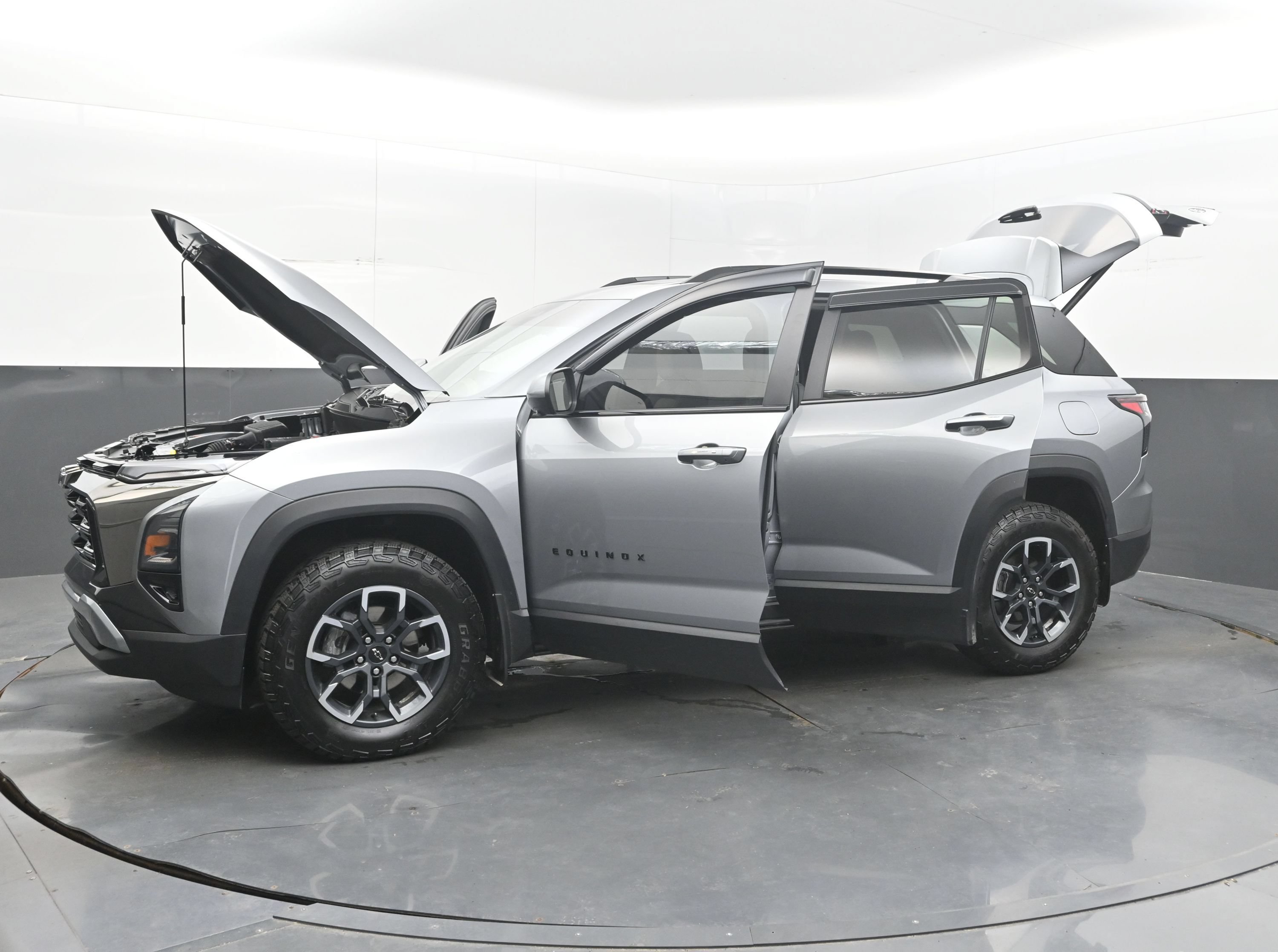 Used 2026 Chevrolet Equinox ACTIV w/ Safety and Technology Package AWD/4WD image 47