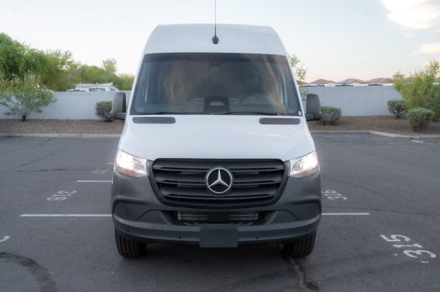 Used 2025 Mercedes-Benz Sprinter 2500 image 2