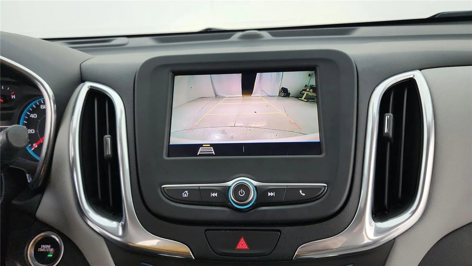 Used 2021 Chevrolet Equinox LS FWD image 39