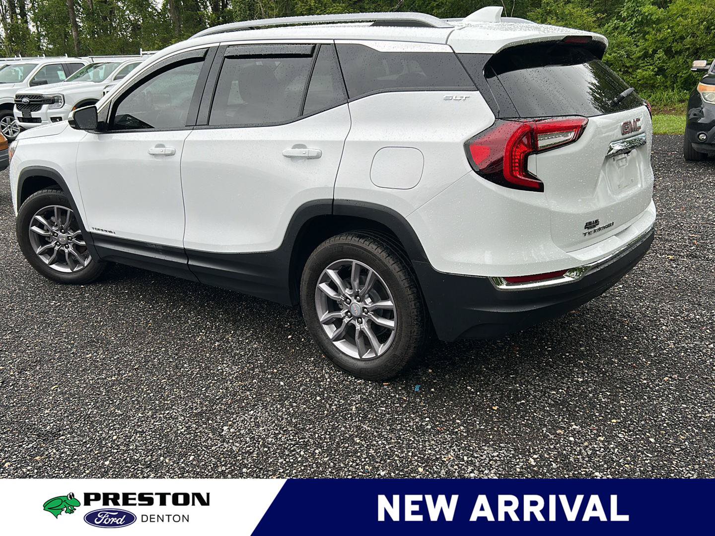 Used 2023 GMC Terrain SLT FWD image 4