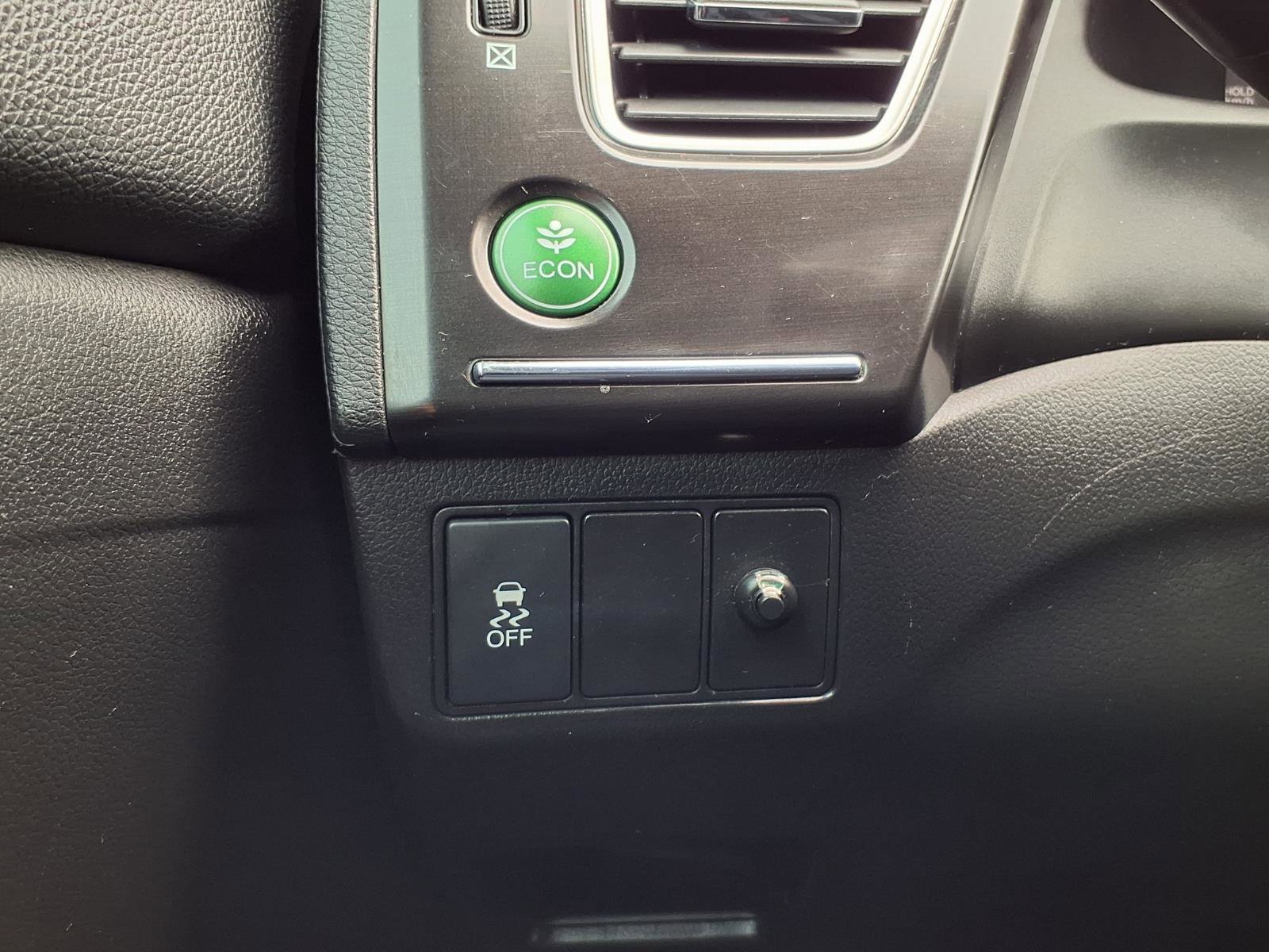 Used 2015 Honda Civic SE image 9