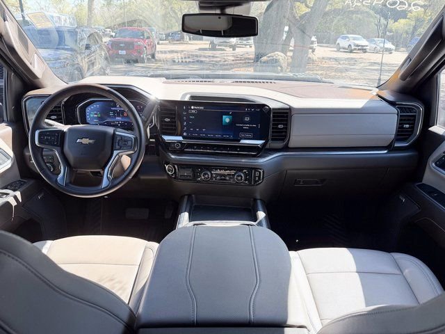 Used 2025 Chevrolet Silverado 3500 LTZ w/ LTZ Convenience Package image 13