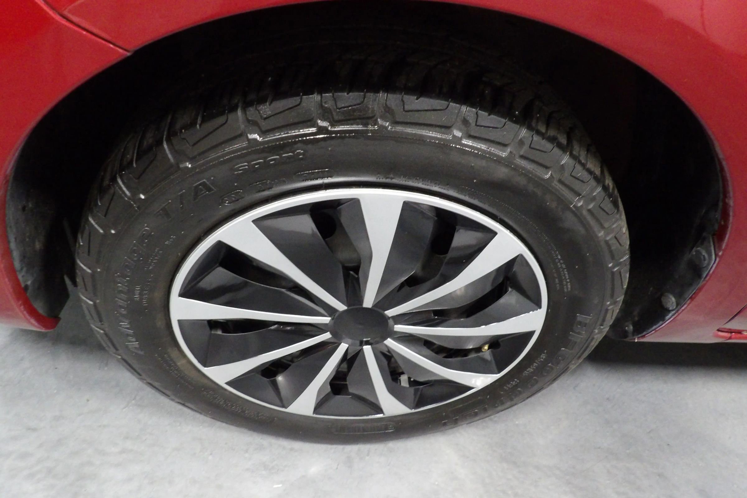 Used 2017 Nissan Versa SV image 16