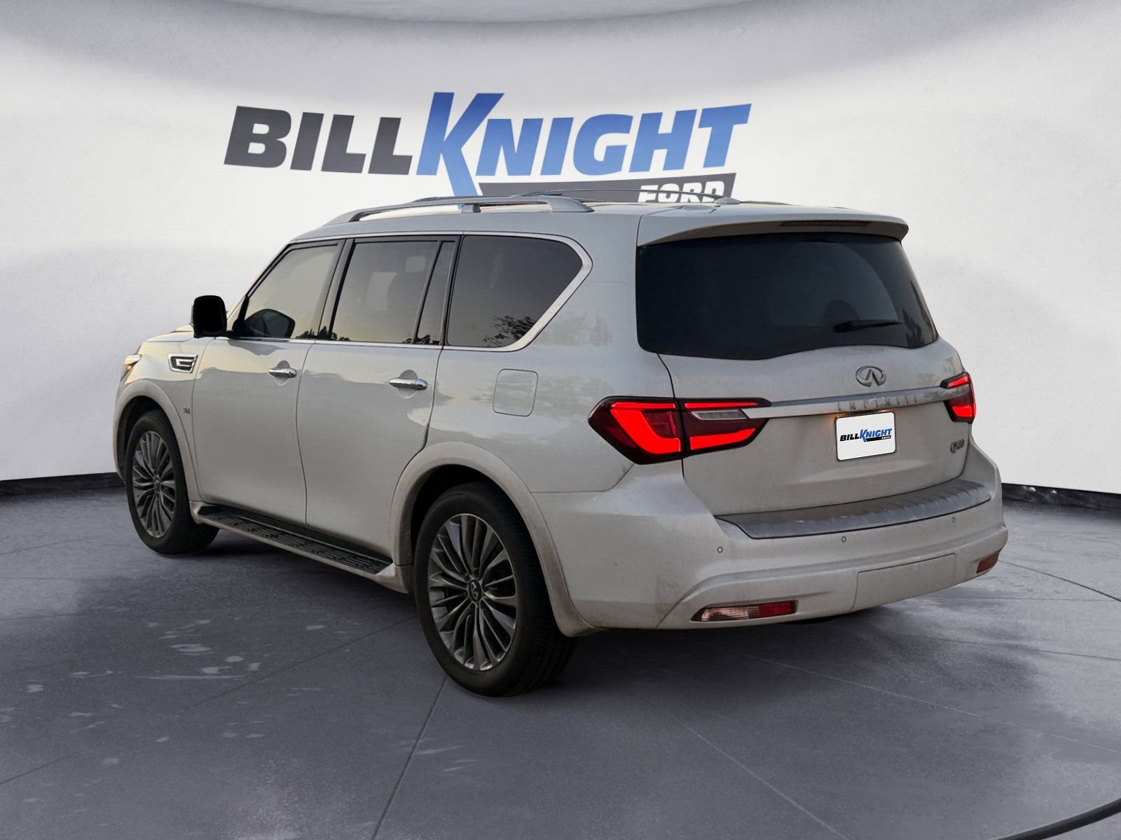 Used 2019 INFINITI QX80 Luxe w/ Proactive Package image 3