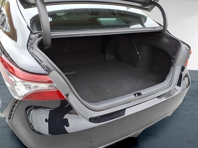 Used 2022 Toyota Camry XSE w/ Navigation Package image 26