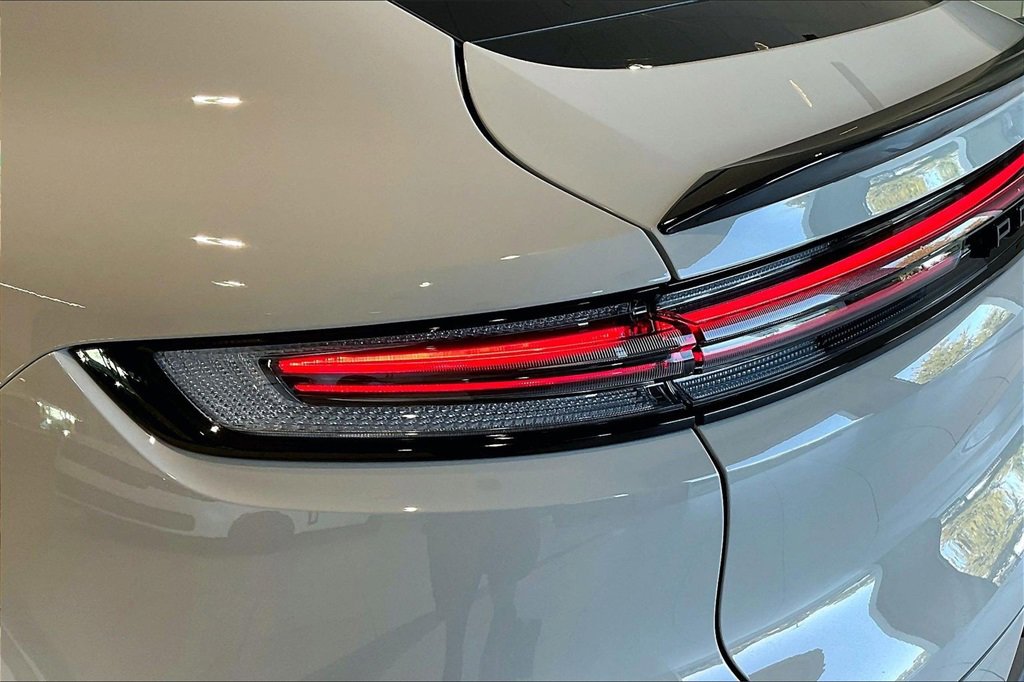 Used 2025 Porsche Cayenne GTS image 30