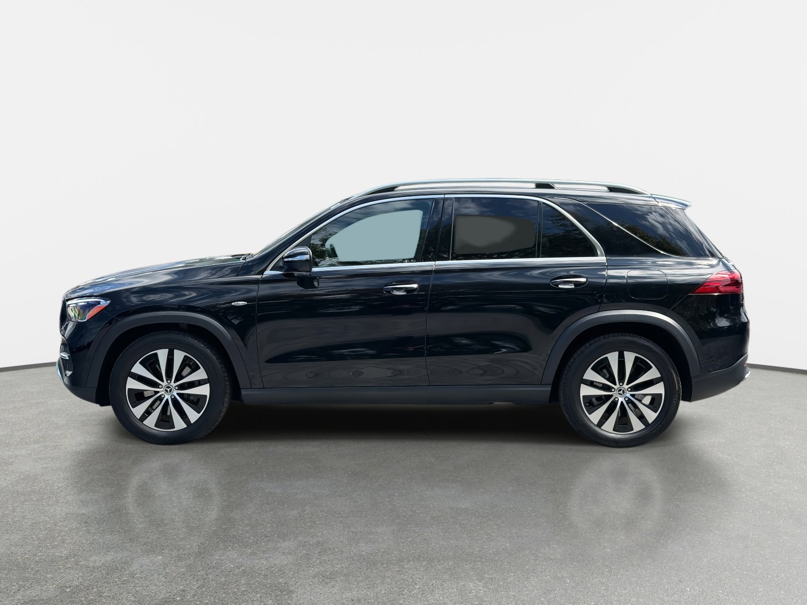 Used 2025 Mercedes-Benz GLE 450e 4MATIC image 6