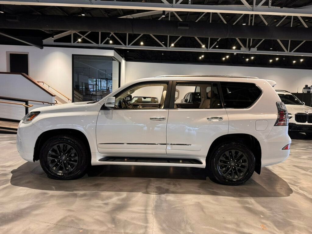 Used 2019 Lexus GX 460 Luxury image 2