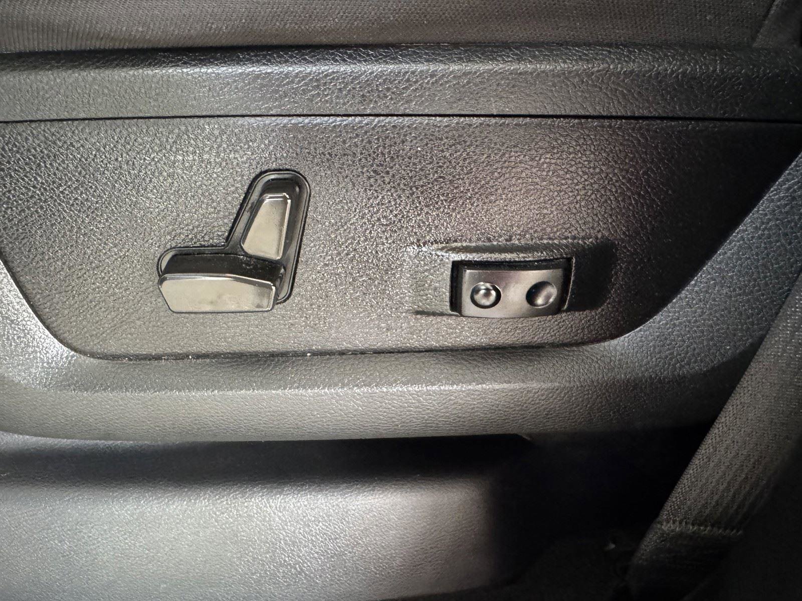 Used 2022 RAM 3500 Big Horn w/ Level A Equipment Group image 24